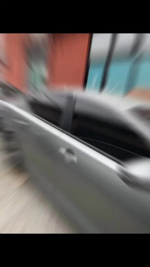 Yeni arabalar geldi ve ayrıca bizim var