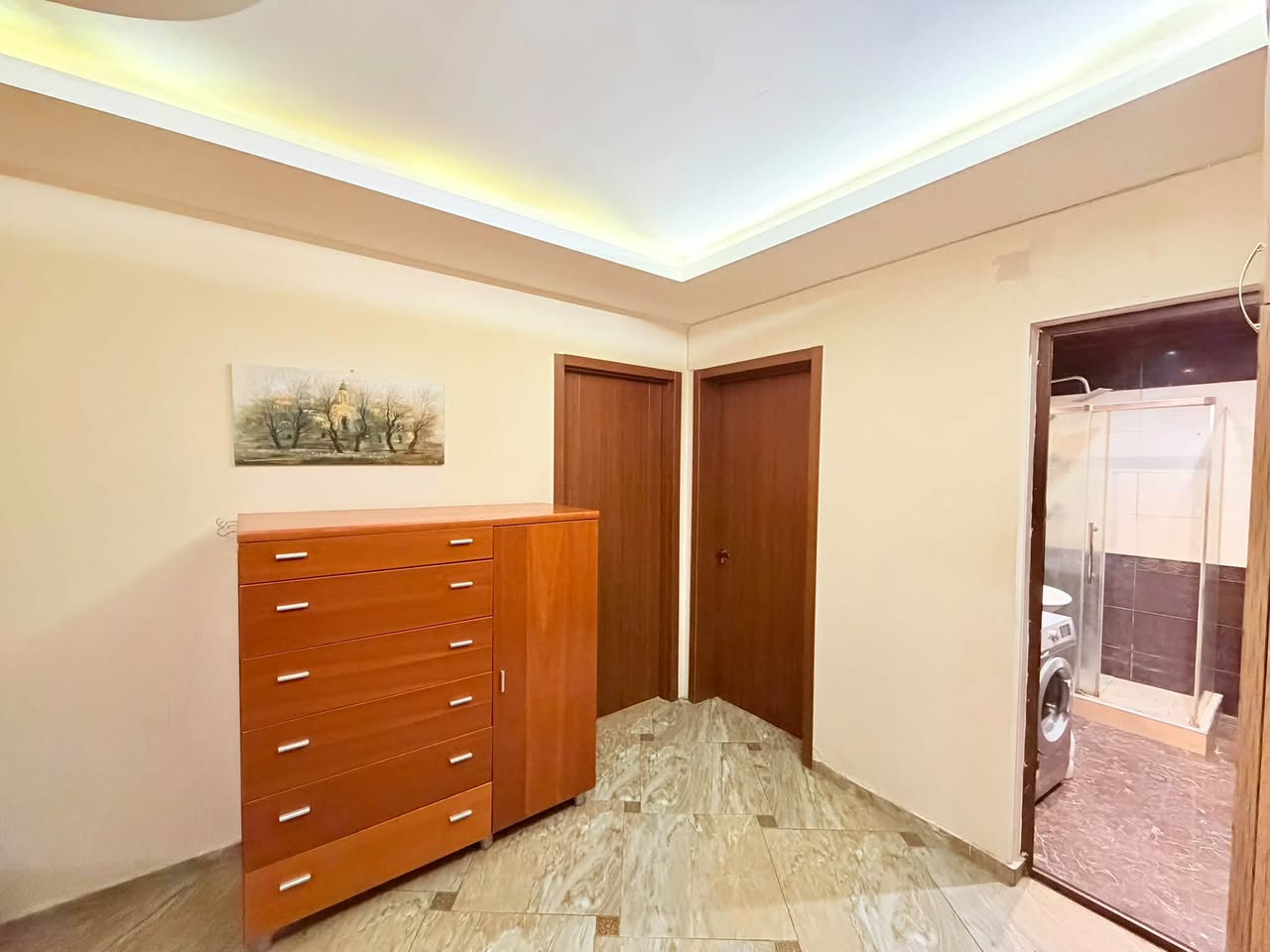 Продаётся 3-комнатная квартира, Тбилиси