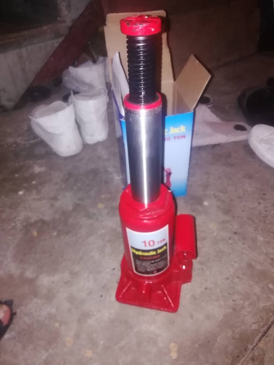 New 10-ton hydraulic bottle jack