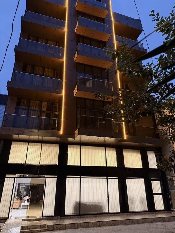 Առևտրային գույք, Բաթում — $2,000,000