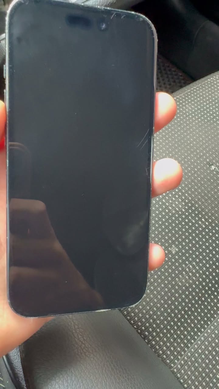Selling iPhone 15 128gb BH 79%
