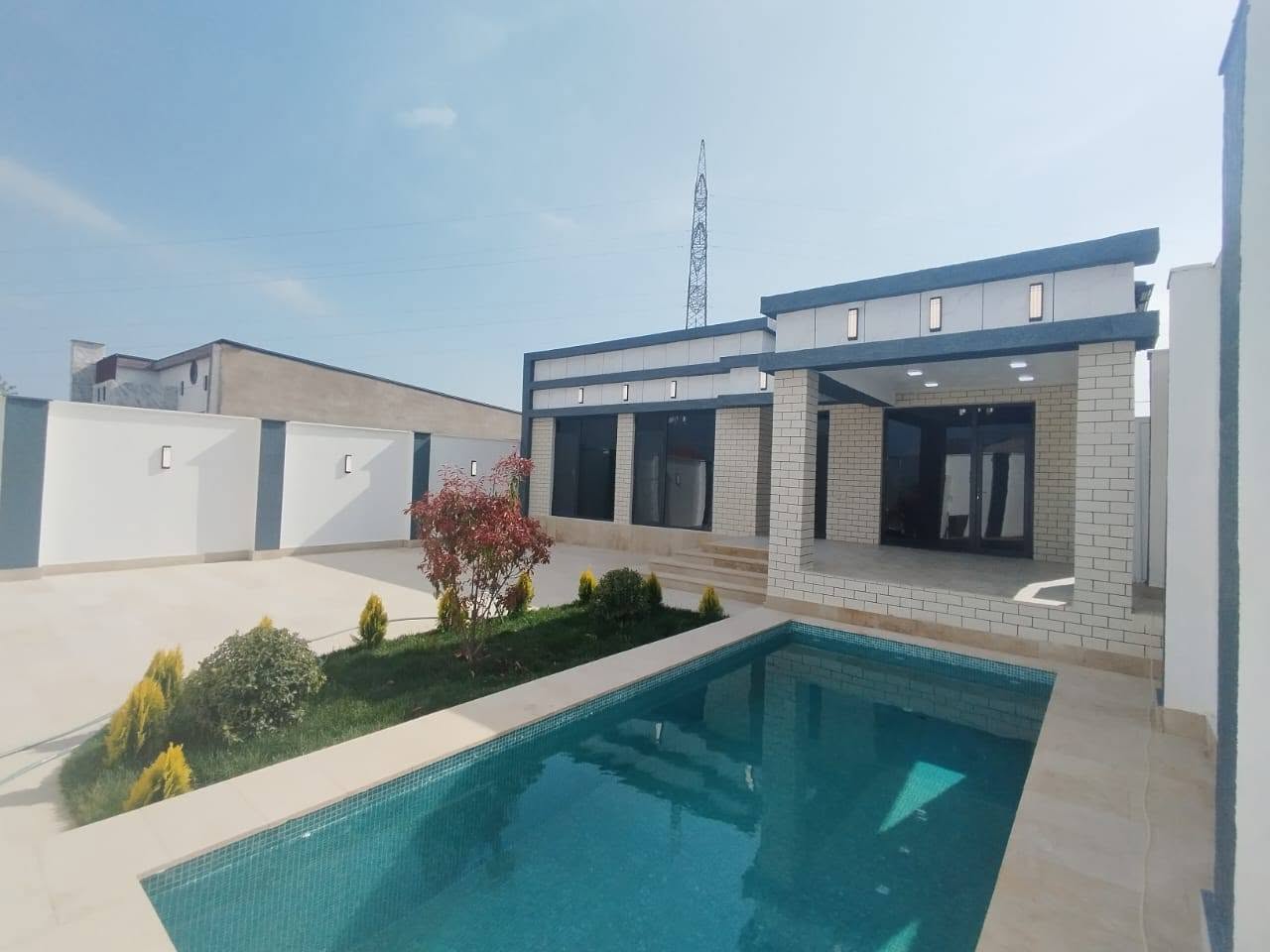 მიწის ფართობი, ბაქო — 215,000 ₼