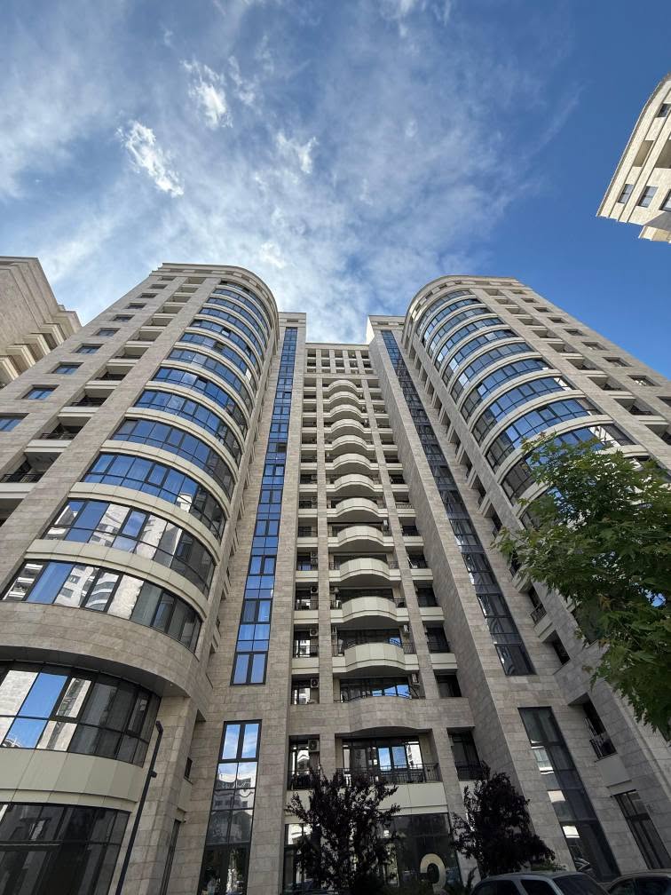 Satılır 2-otaqlı mənzil, İrəvan — $280,000