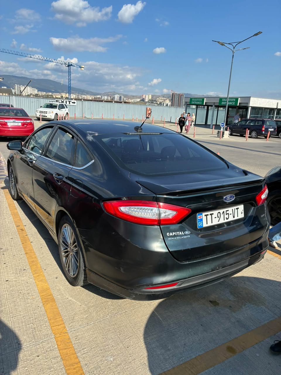 Ford Fusion 2013 — 4,000$