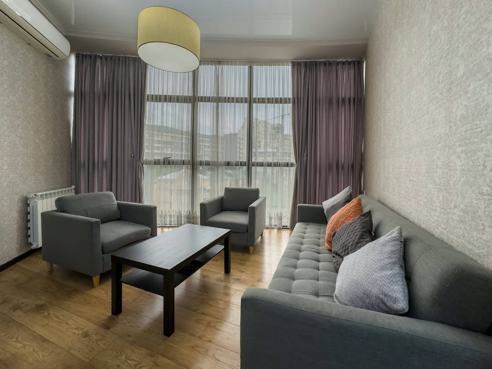 4 odalı daire kiraya verilir, Tiflis — $1,500