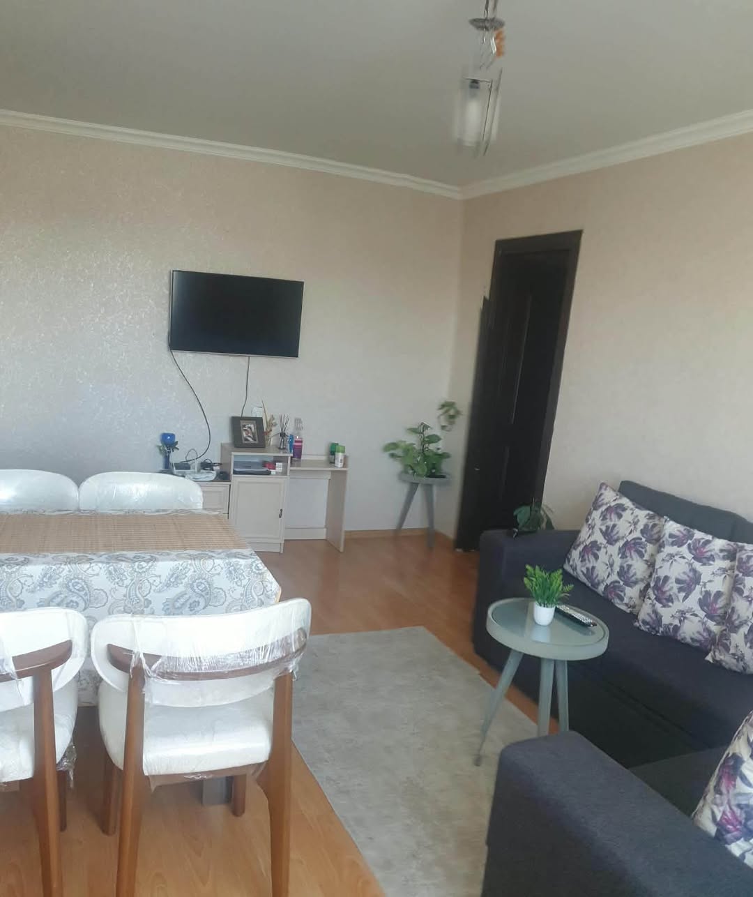 იყიდება 2-ოთახიანი ბინა, გორი — $56,000