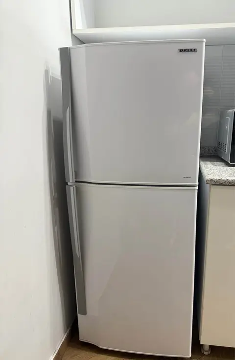 Toshiba refrigerator 135 cm, top freezer