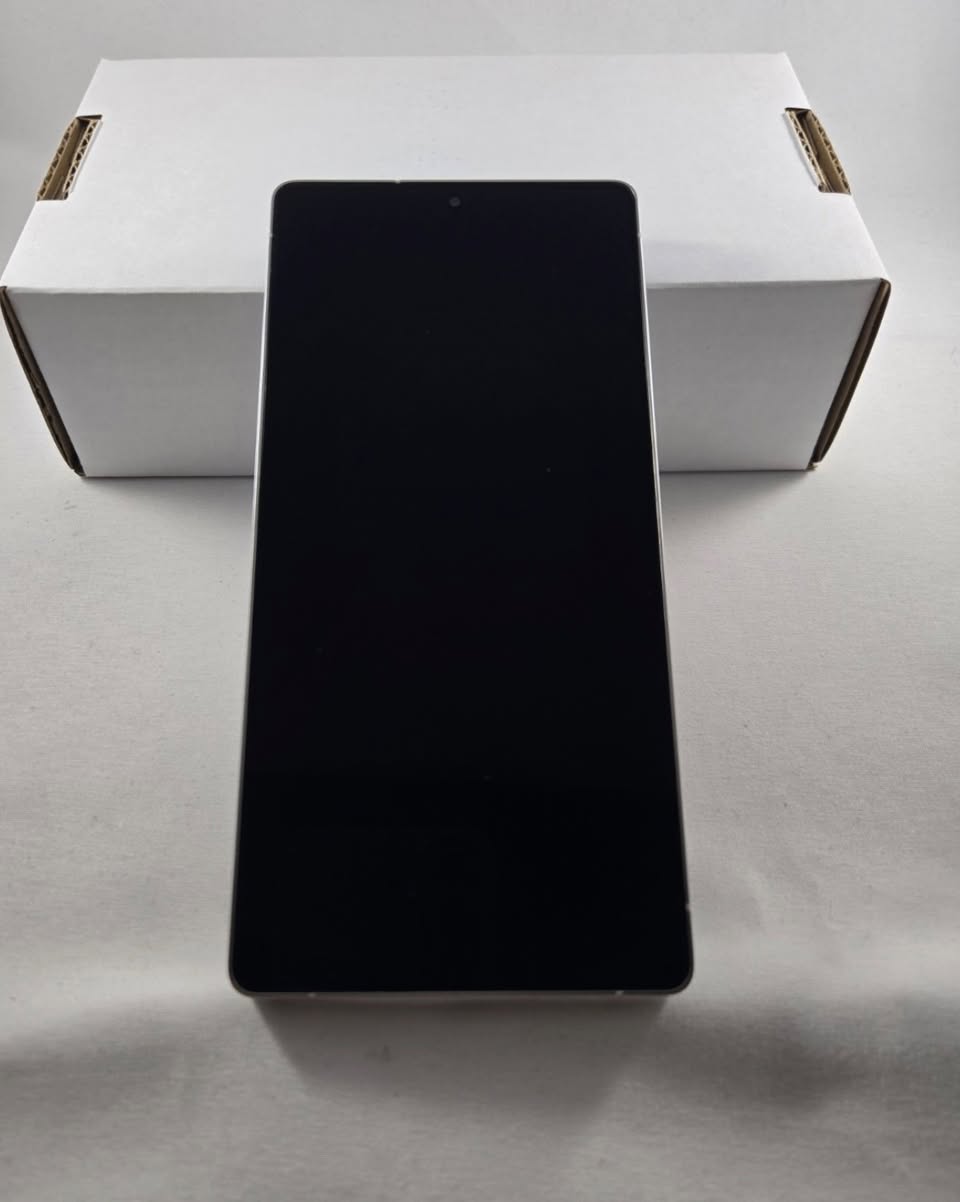 **Samsung Galaxy S25 Ultra** 12/256GB -