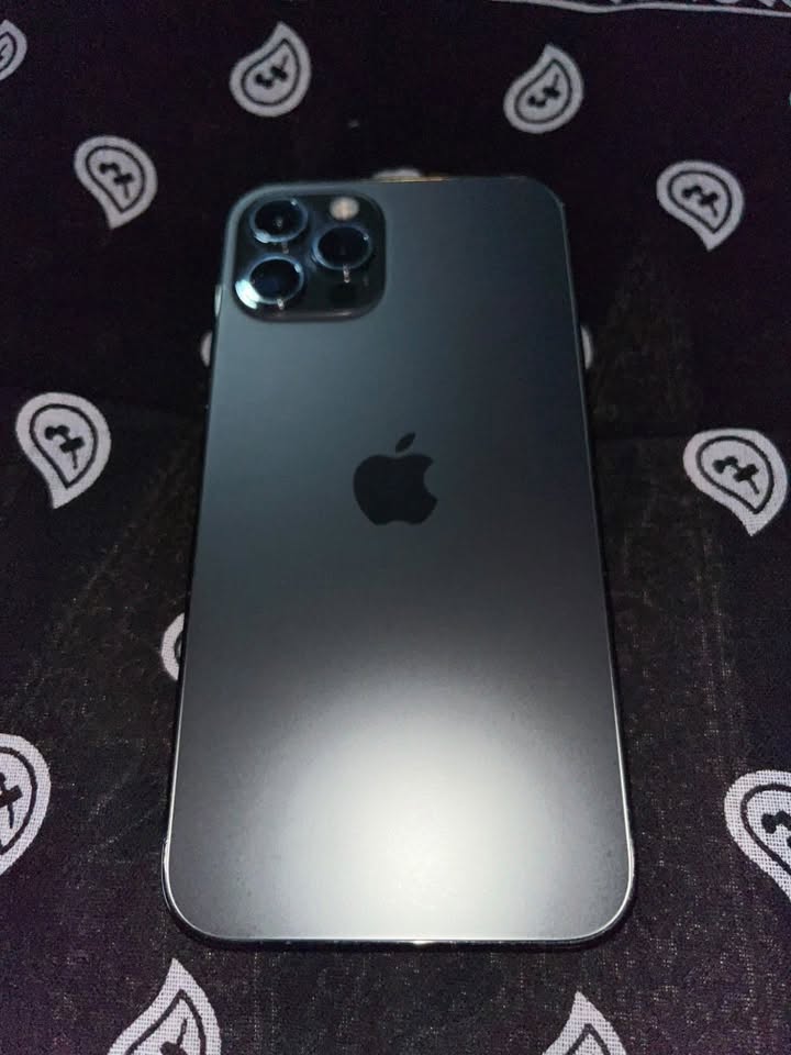 iPhone 12 Pro, გაბზარული ეკრანი
