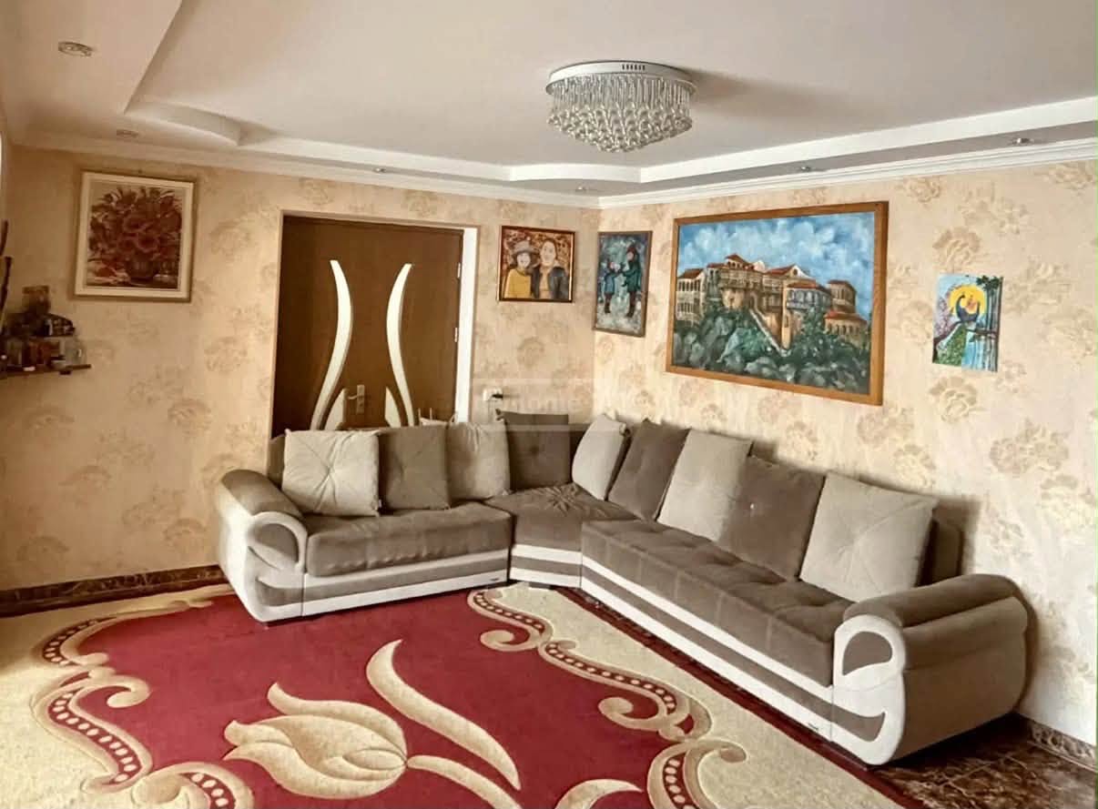 იყიდება 4-ოთახიანი ბინა, თბილისი — $135,000