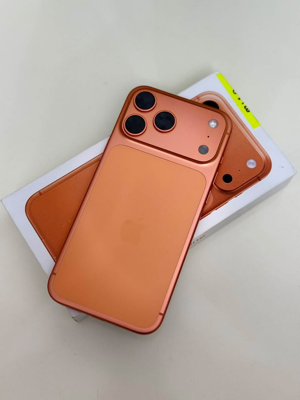 17 Promax 256GB Esim 2500 ლარი