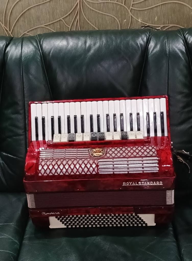 Akordeon ən yaxşı vəziyyətdədir. İtalyan superi