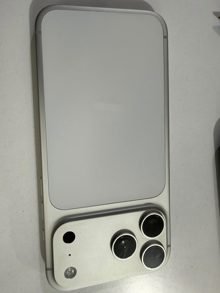 iPhone 17 Pro Max 256GB gümüş, %96 pil