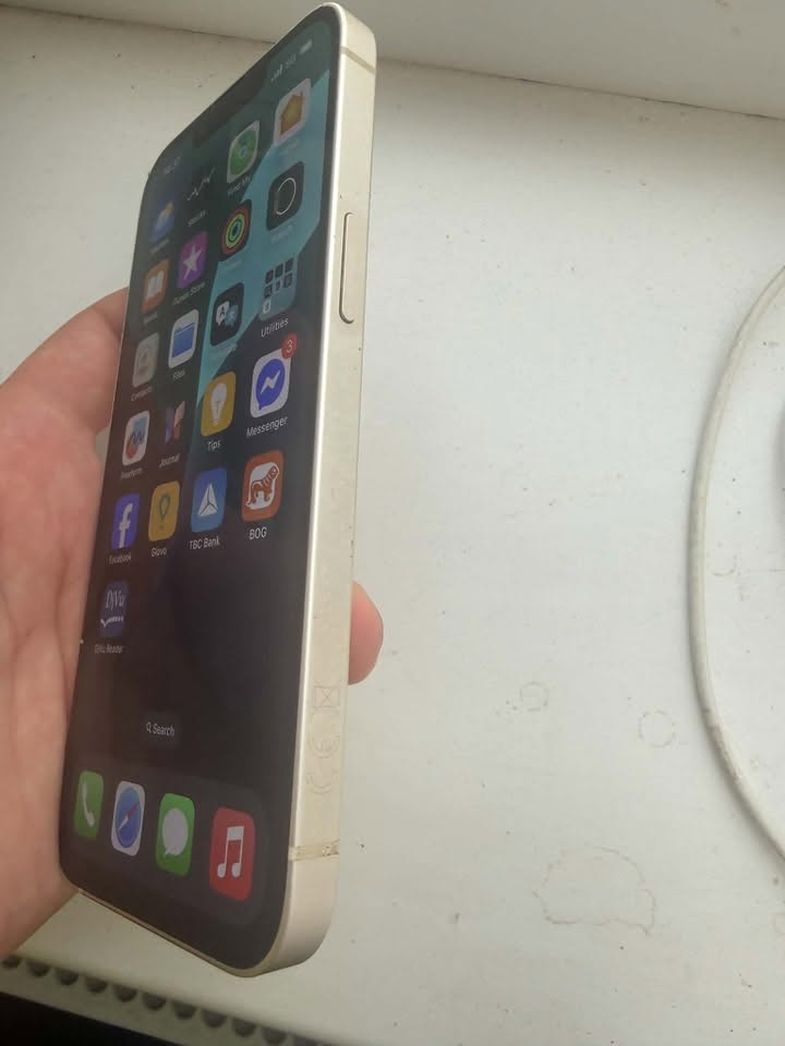 iPhone 13, ադապտերով