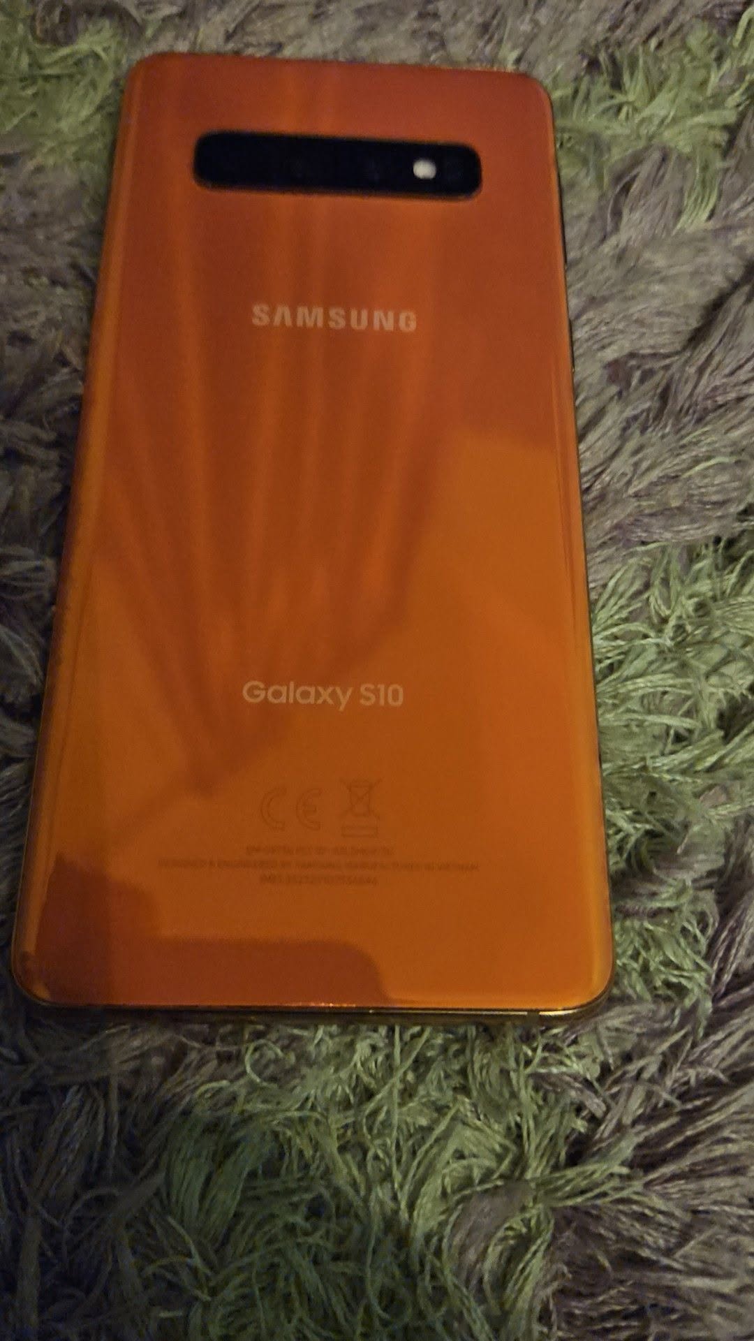 Samsung s10.8/512 работает идеально, имеет свои собственные