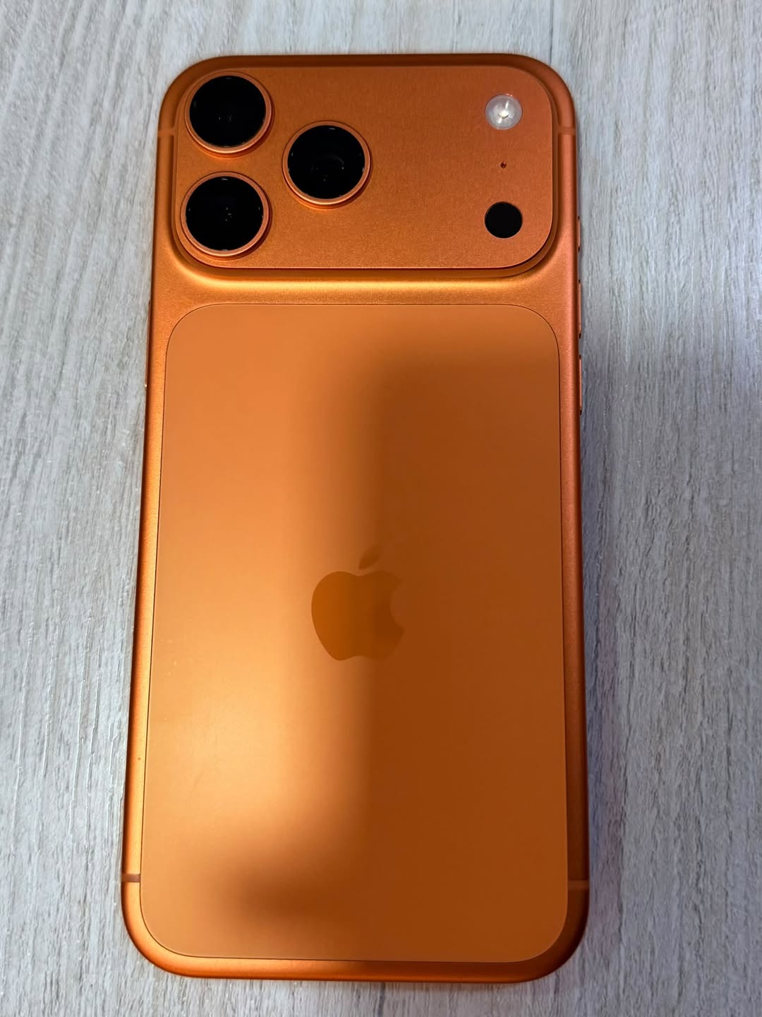 iPhone 17 Pro Max 256GB, 98% battery
