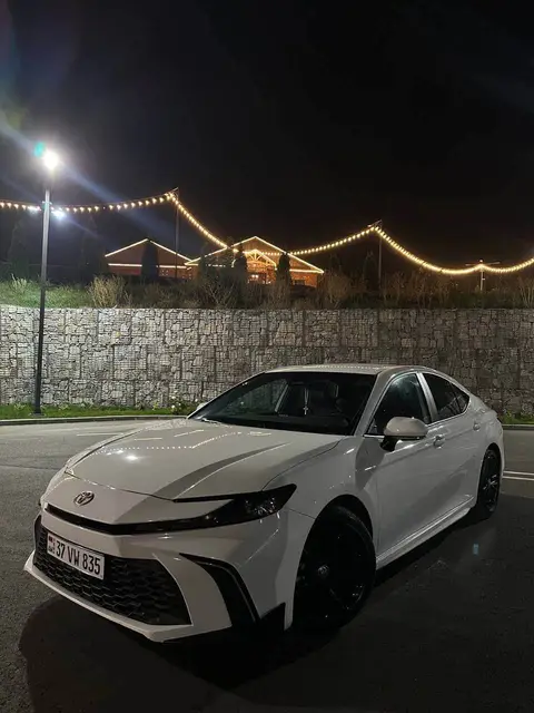 Toyota Camry V80SE Hybrid 2025