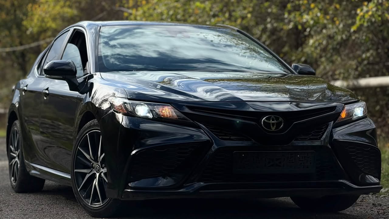 Toyota Camry 2021