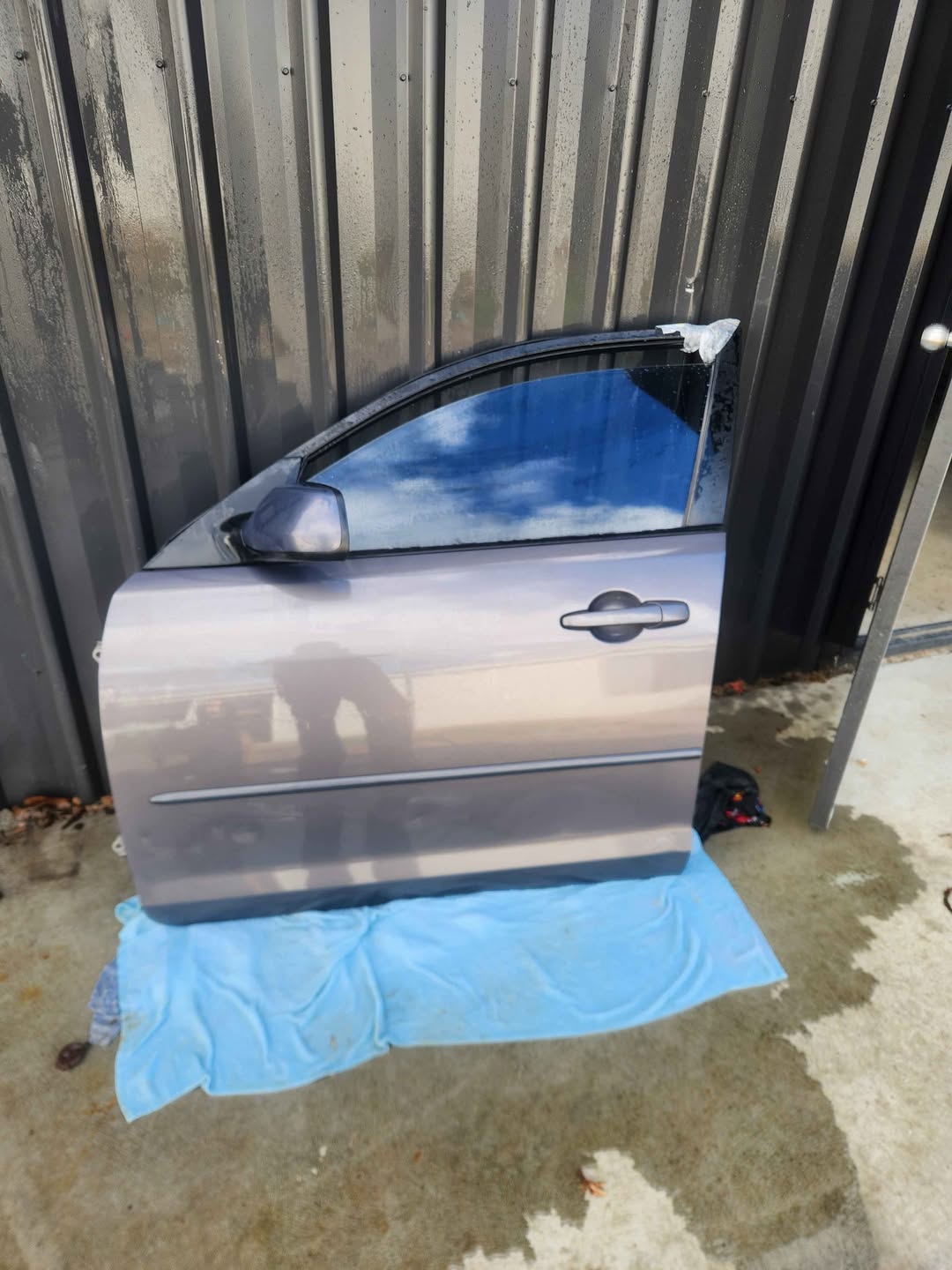 2008 mazda 3 front passenger door