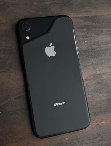 iPhone XR 128GB satılık. Mükemmel çalışıyor — 100₾