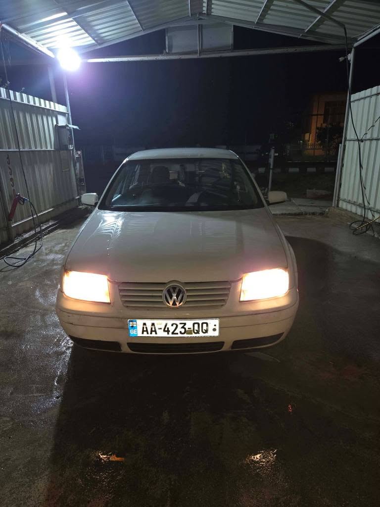 Volkswagen Jetta 1998 — $1,300