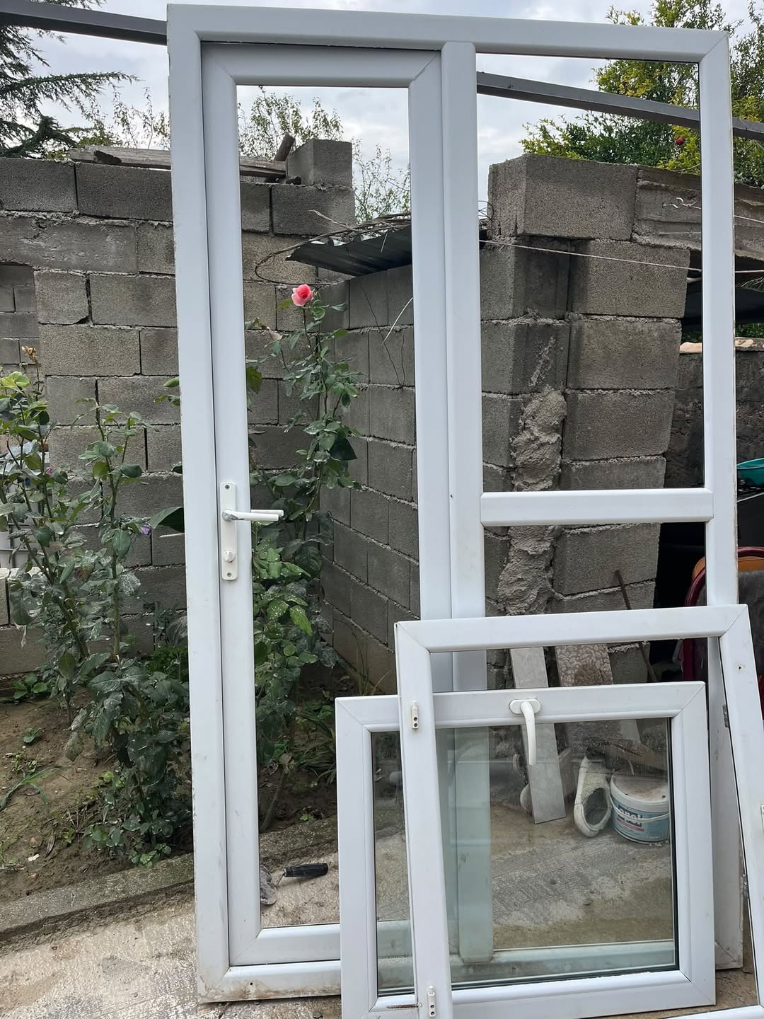 Hər ikisi birgə satılır, detallar üçün mənə zəng edin