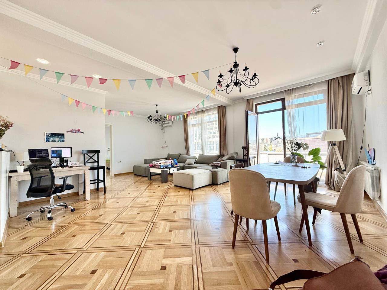 4-комнатная квартира в аренду, Тбилиси — $3,000