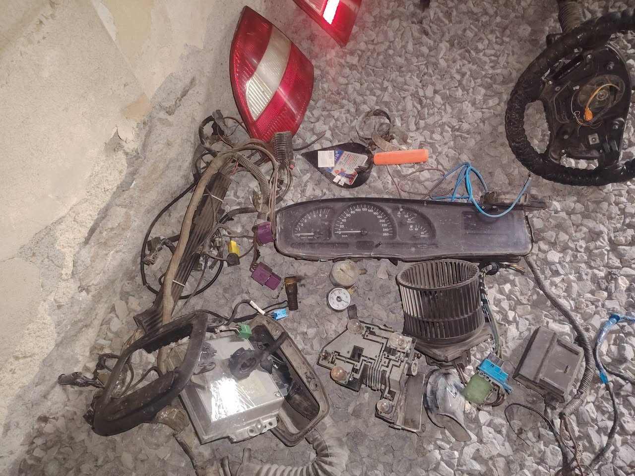 Vektra B, machine parts