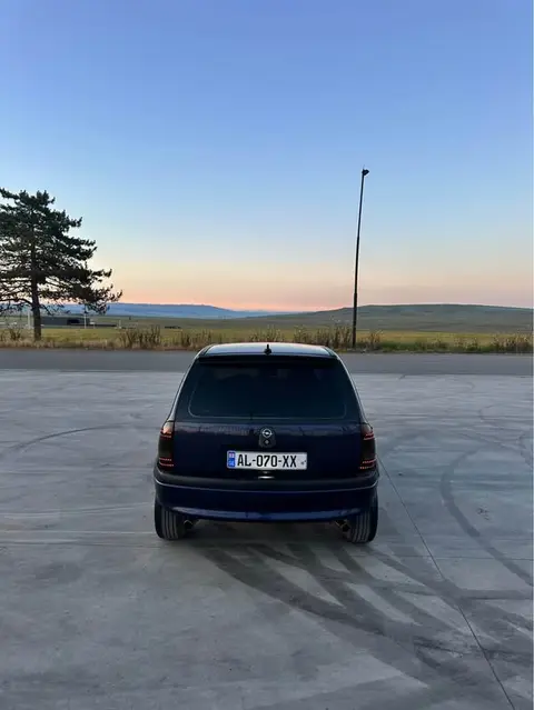 Опель Корса 1999