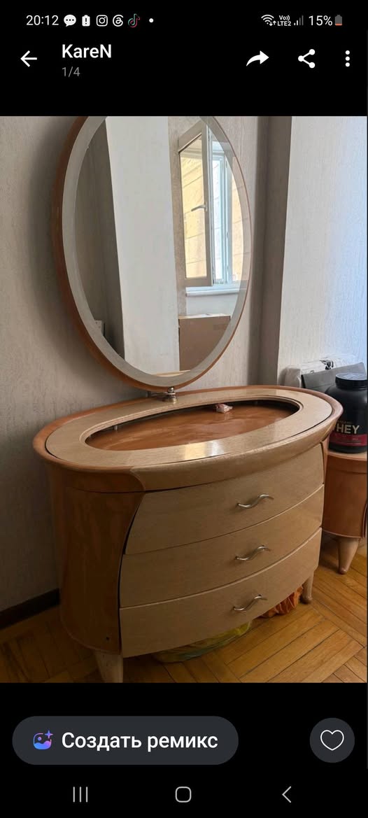 Vanity dressing table with oval mirror