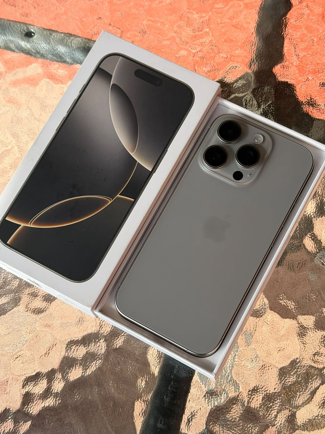iPhone 16 Pro, Natural titanium, 81% battery, 256GB. Ideal, scratch-free, $1900