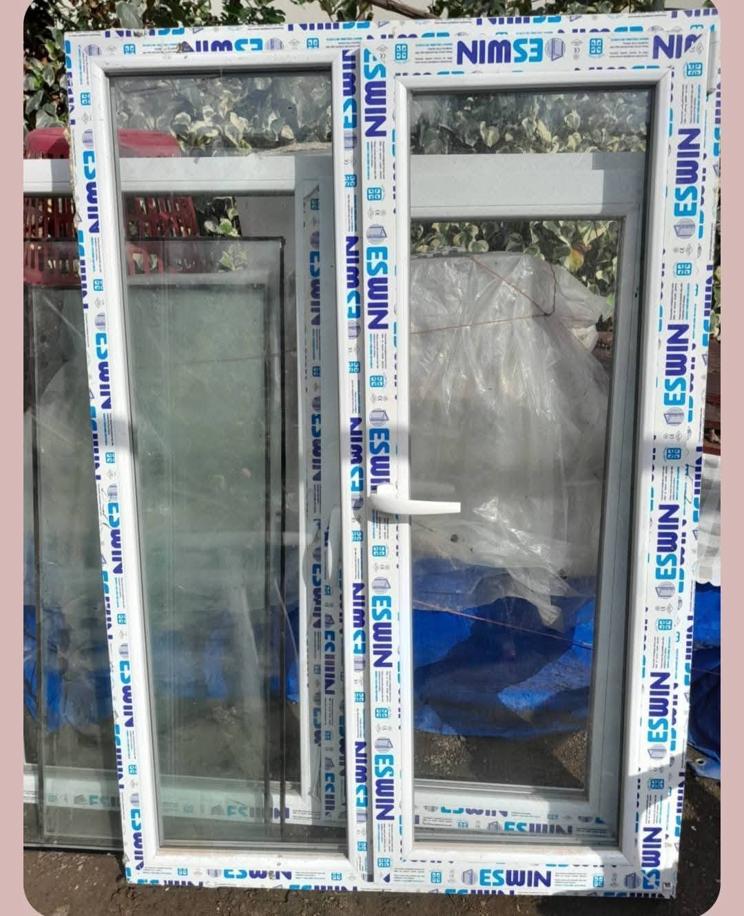 İki metaloplastik pencere, euro kilitler