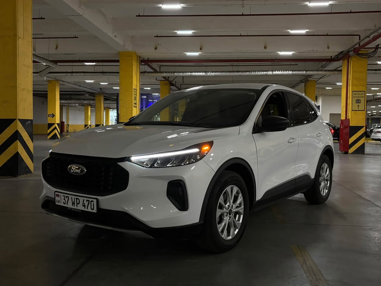 Ford Escape 2024 — 4,000$