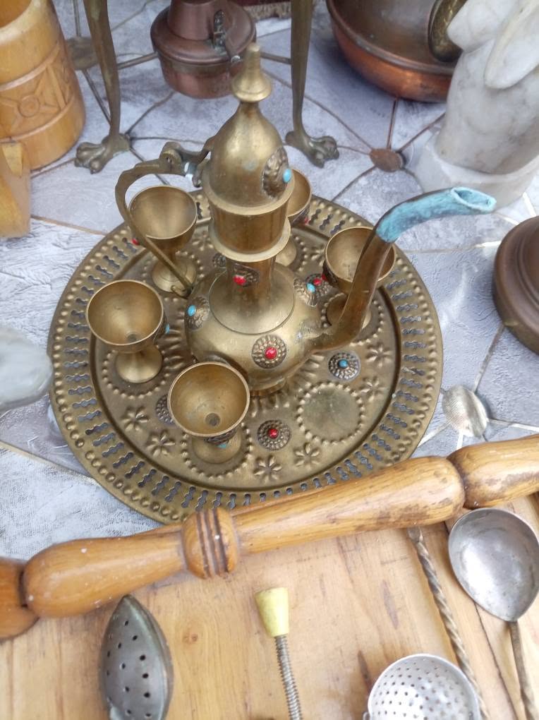 100 liraya satılır