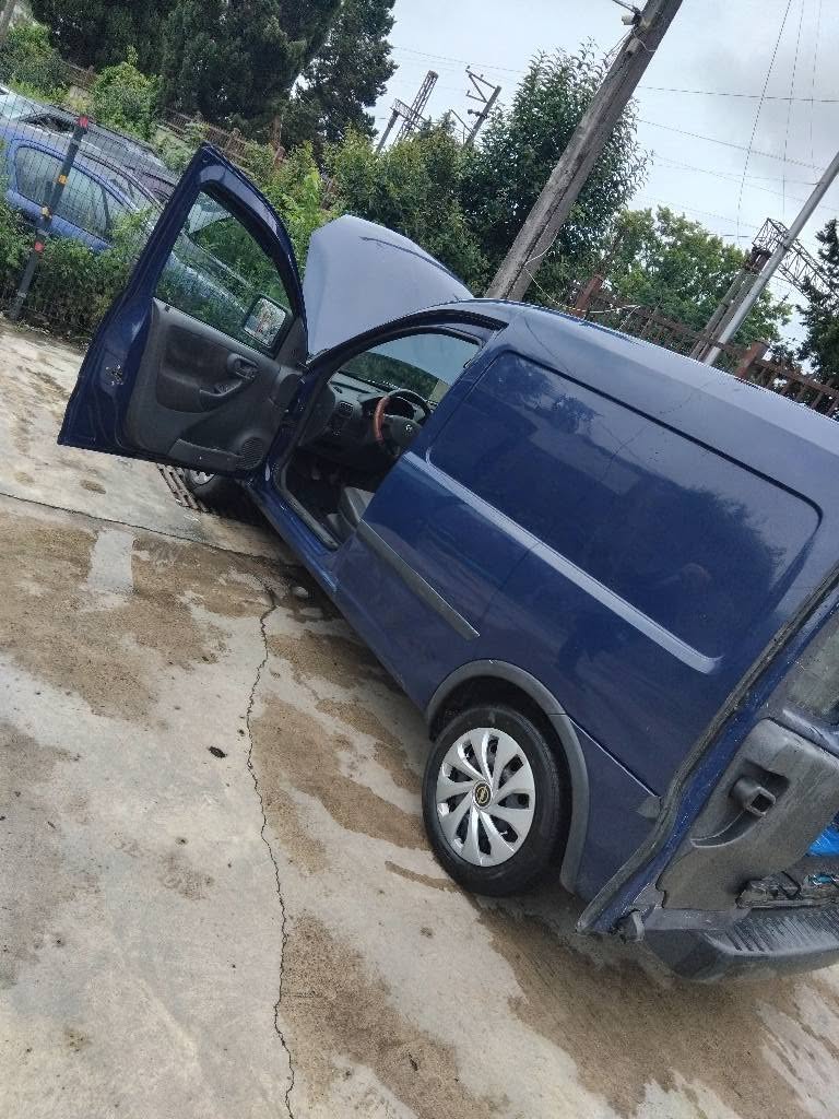 Satılır veya değişim yapılır Opel Combo 1.7 2008 - 3,500$