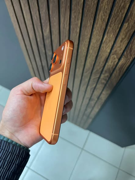 iPhone 17 Pro 256GB, 93% battery