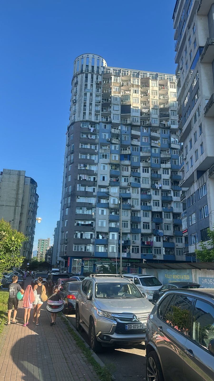 Վաճառվում է բնակարան, Բաթումի