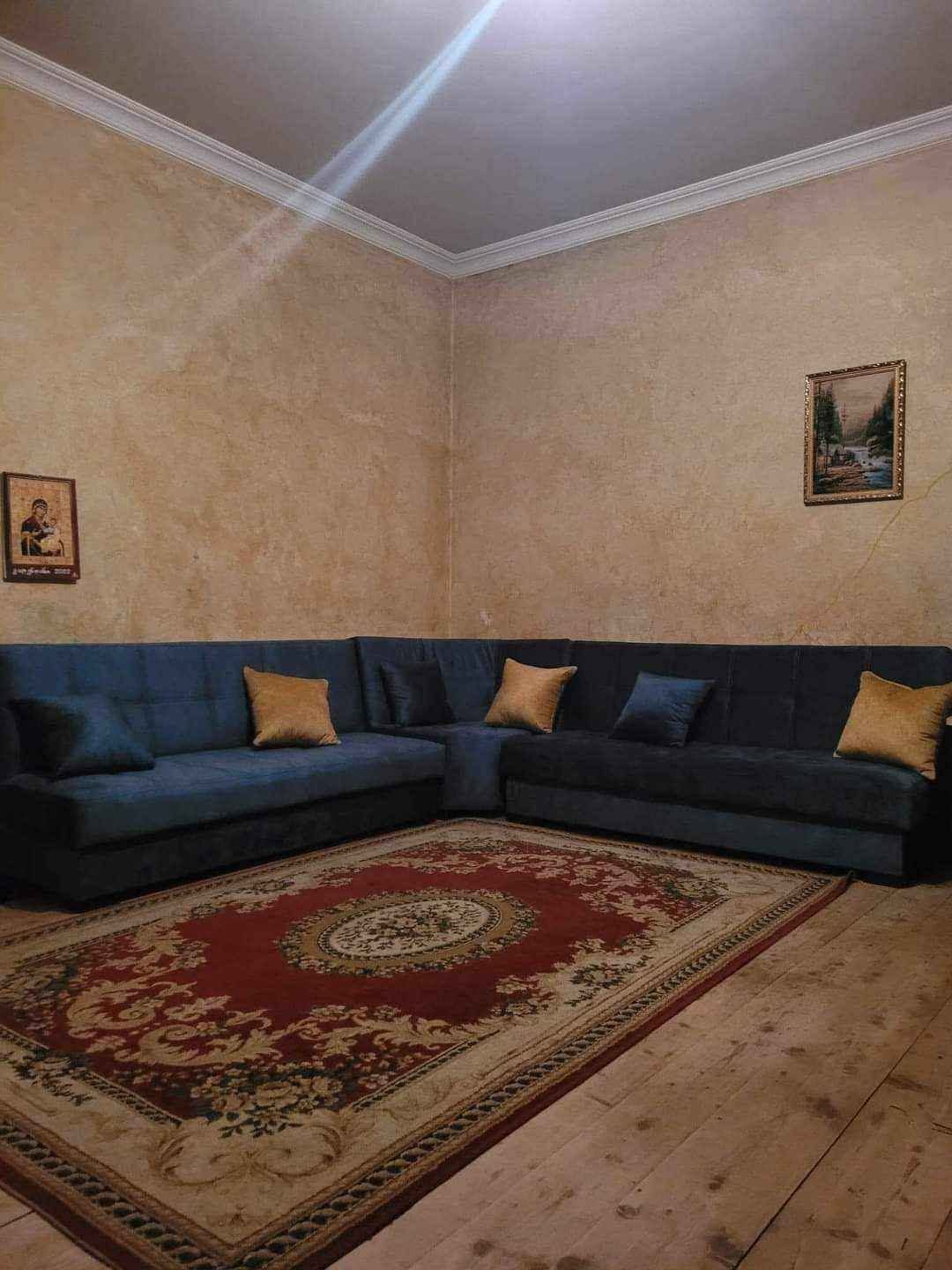 Большой угловой диван размером 380м/190 — 1,000₾