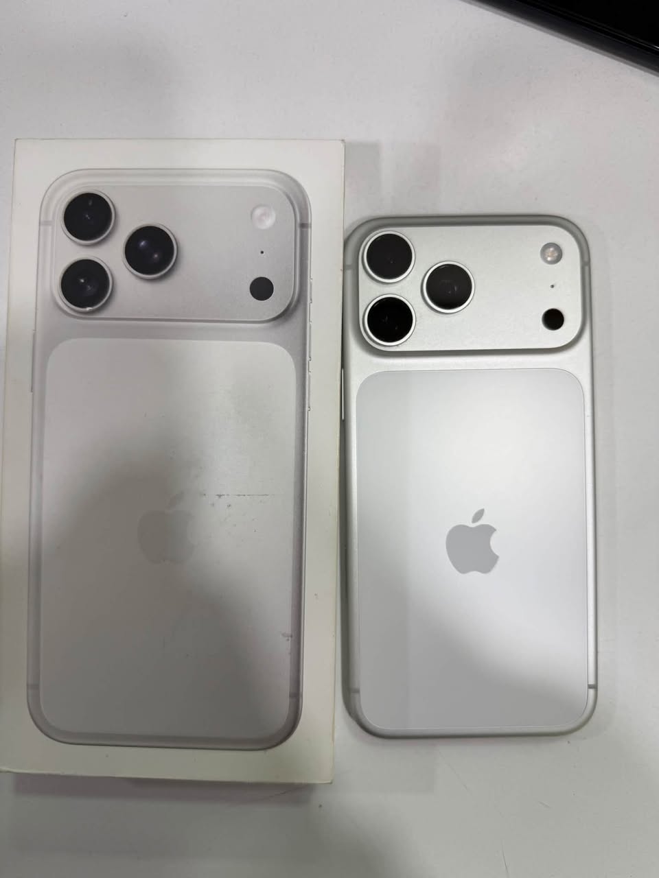 iPhone 17 Pro Max 256GB, battery 100%