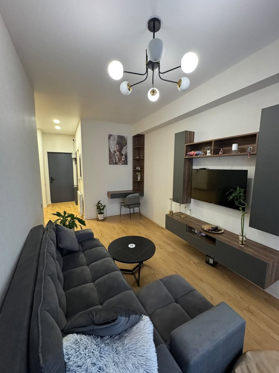 İcarəyə 2-otaqlı mənzil, Tbilisi — $750