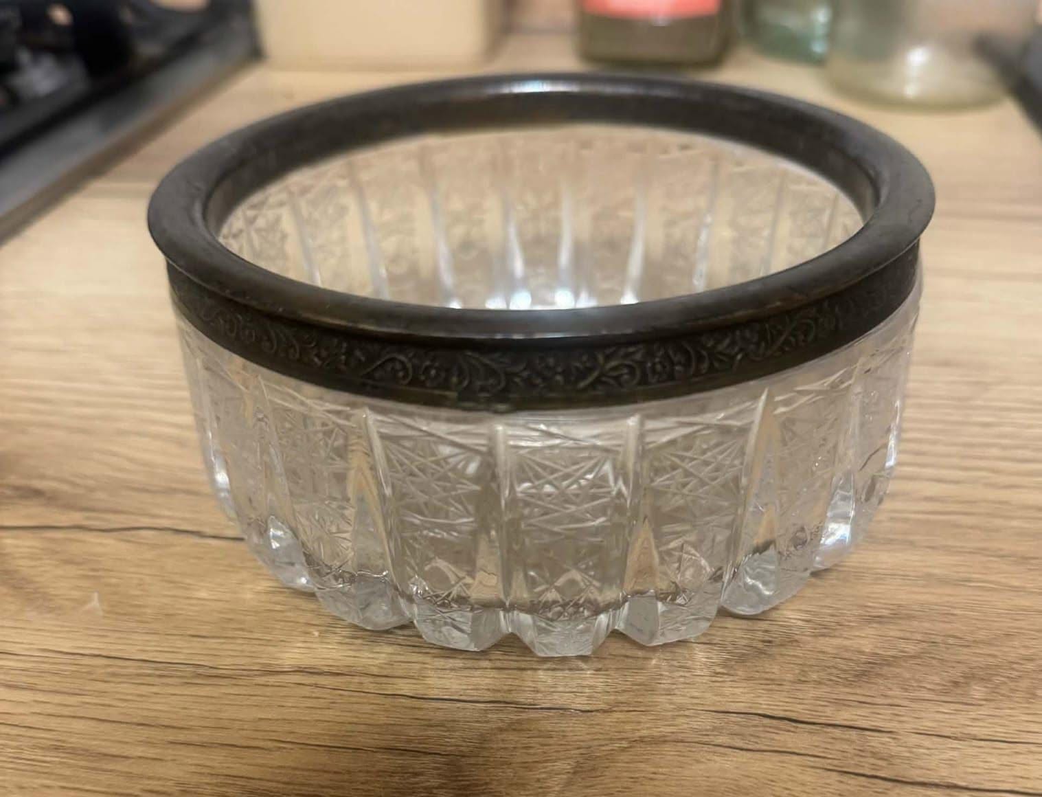 Metal kenarlı kesme kristal kase