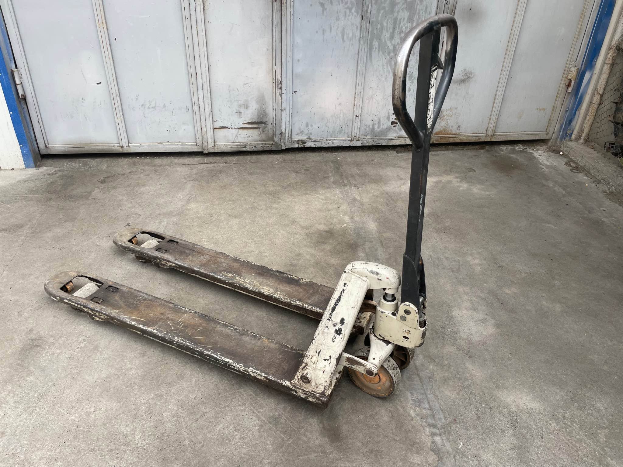 Selling pallet jack Uraca brought from Germany — 1,000₾