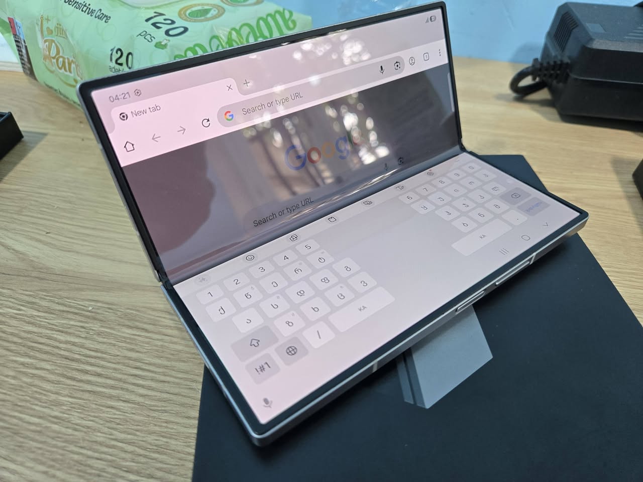 Здравствуйте, я продаю SAMSUNG GALAXY Z FOLD — 1,800₾
