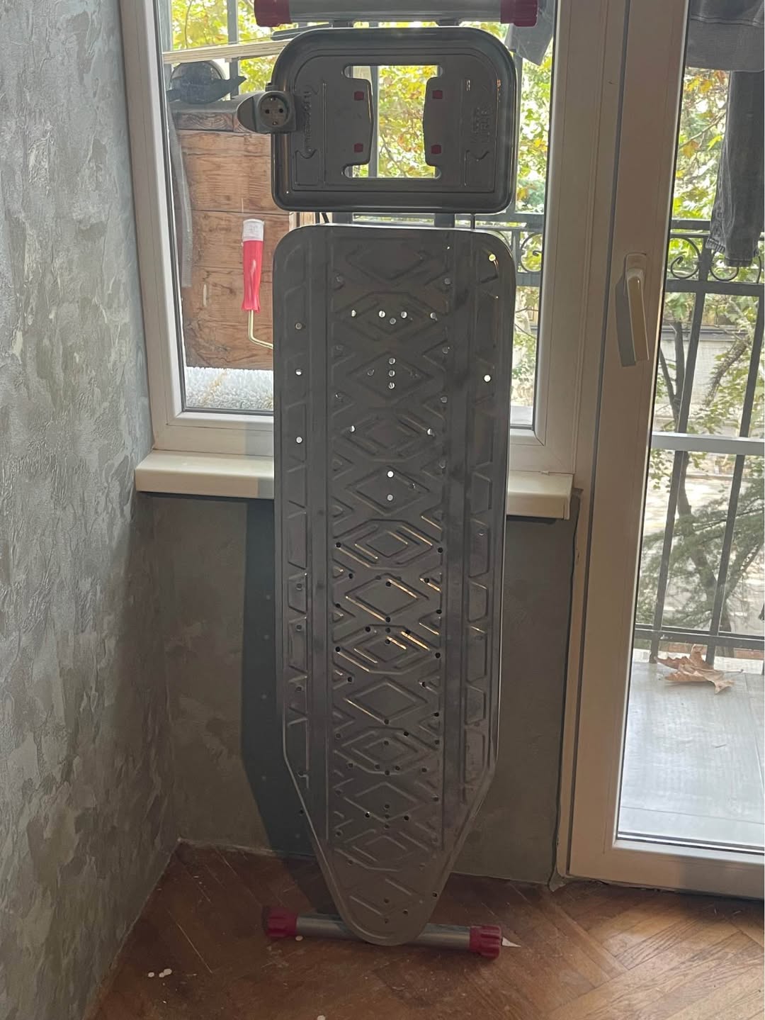 A wooden table is for sale, price 40 lari