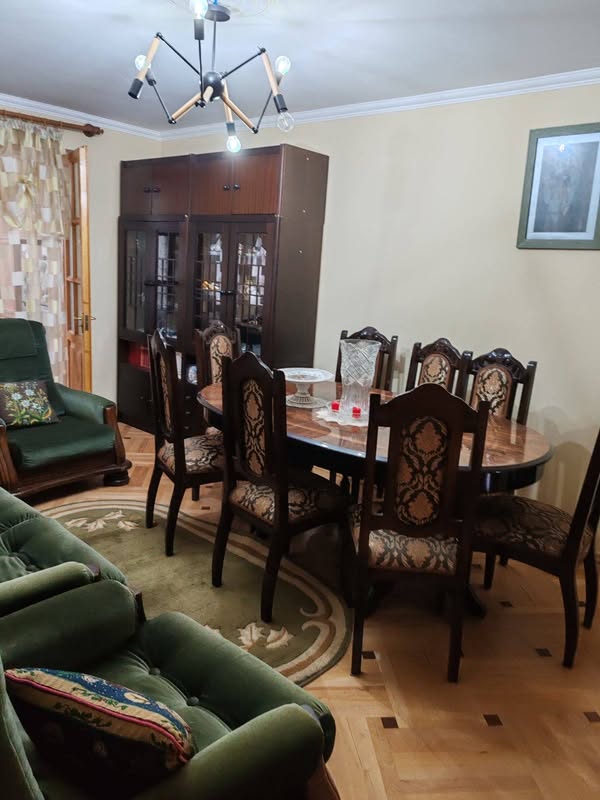 Təcili satılır 3 otaqlı mənzil lojiya ilə, — 73,500$