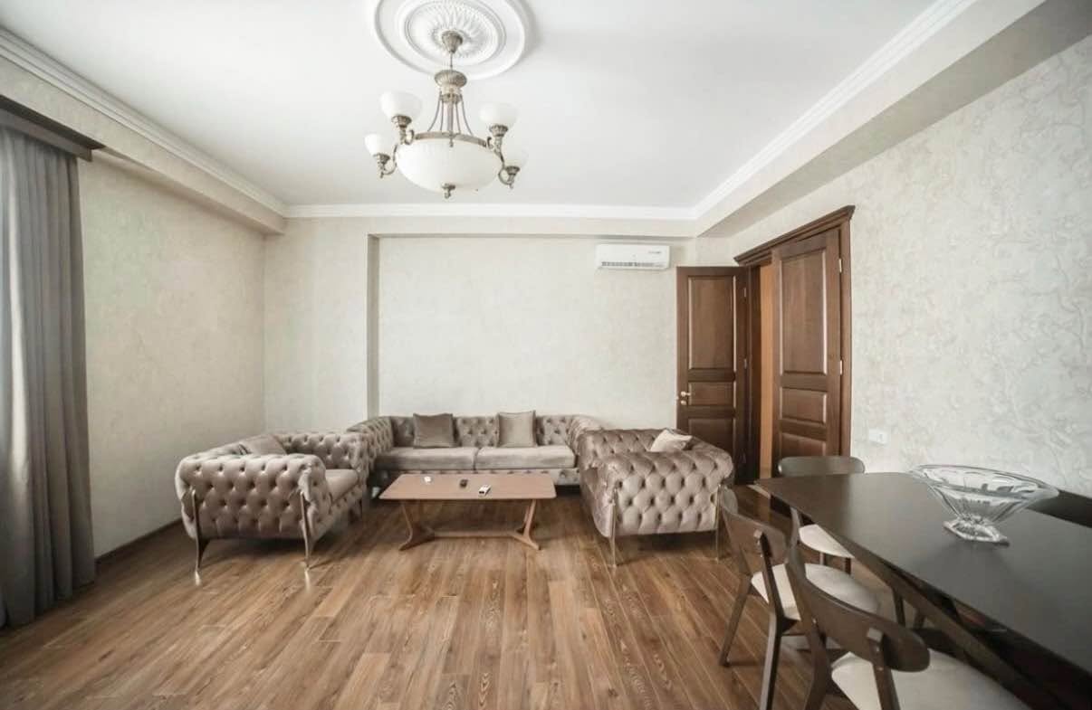 4-комнатная квартира в аренду, Тбилиси — $1,500