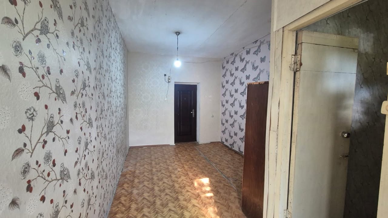 Яблочный сок Васо Годзиашвили 65. Второй этаж. — 450₾
