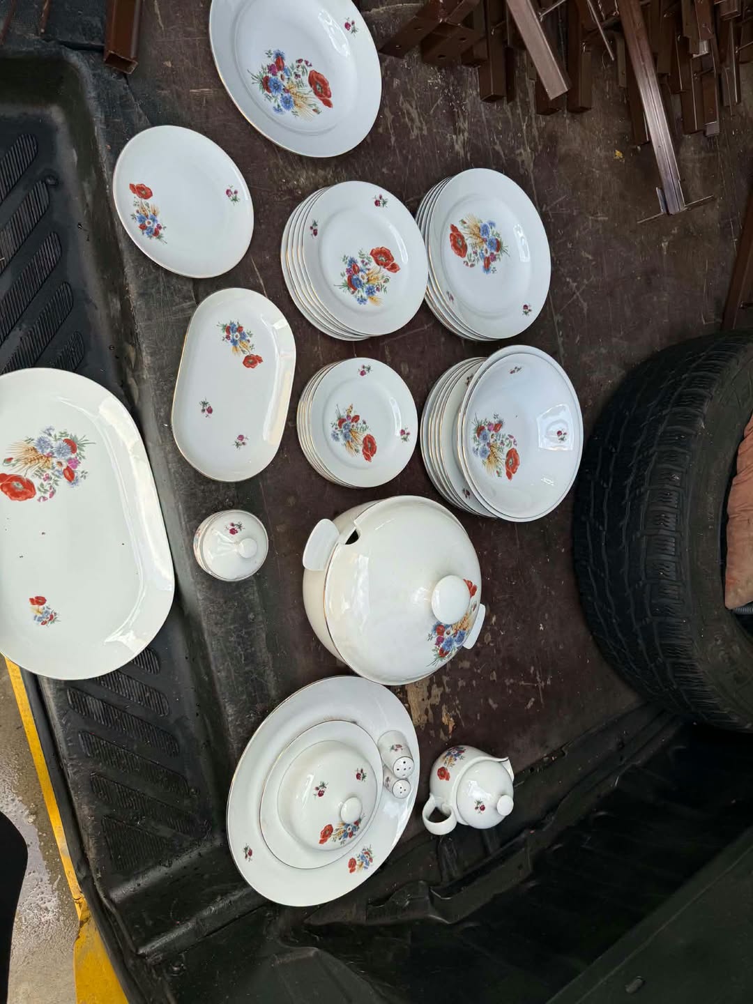 Alman öğle yemeği servisi. Detaylar kişisel olarak da görüşülebilir.