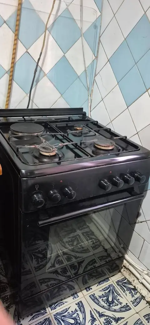 Շտապ վաճառվում է գազօջախ և դուխովկա