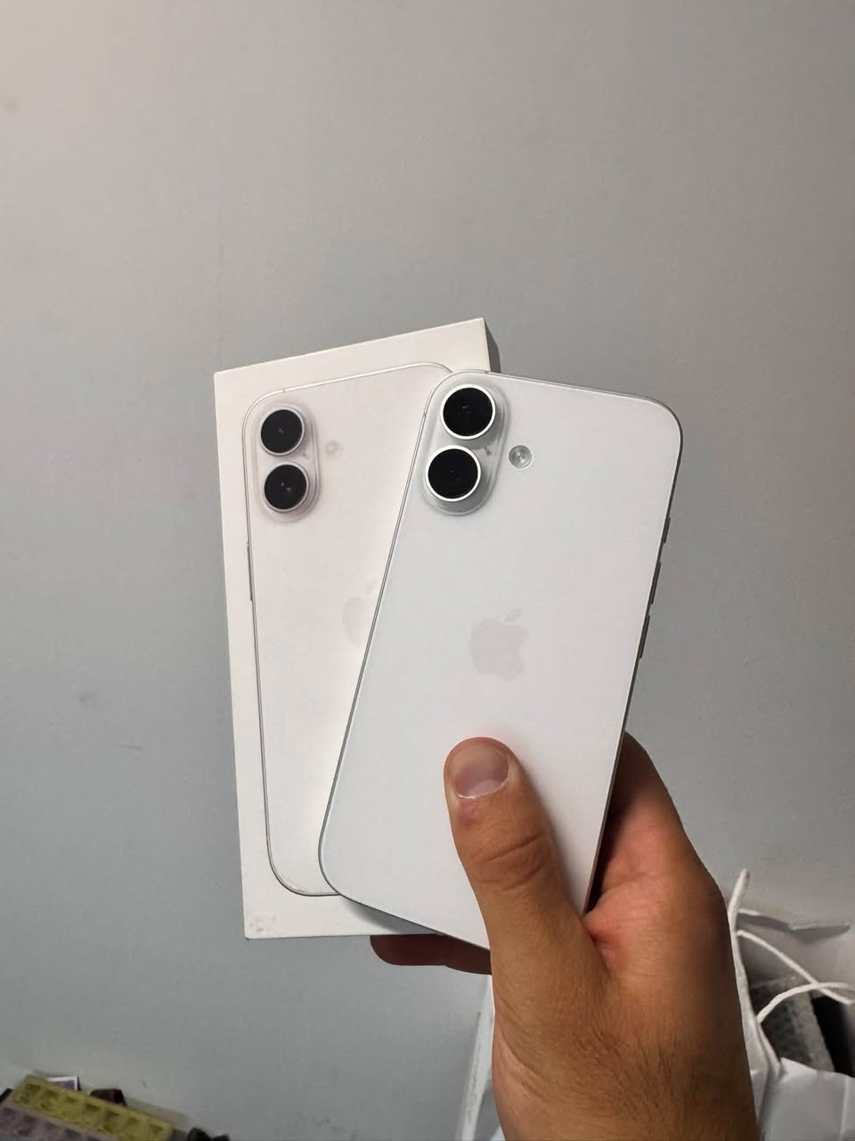 Vacharvume iPhone 16 128Gb Silver, Qiyməti — 230,000֏